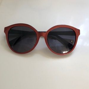 Never worn orange Fendi Sunglasses